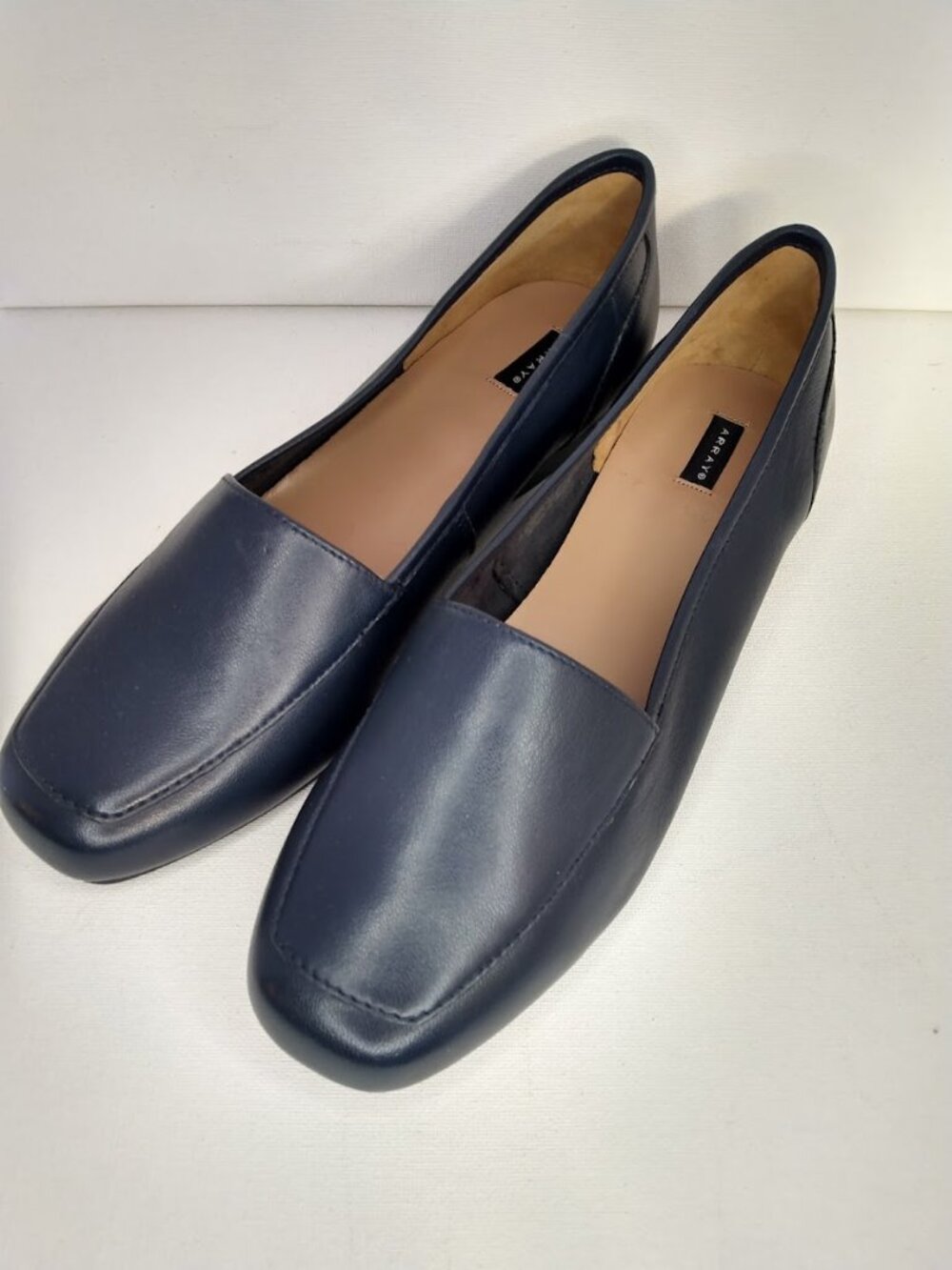 Array Women's Navy Leather Slip-On Loafer Shoes Size 10M Casual Comfort Workwear